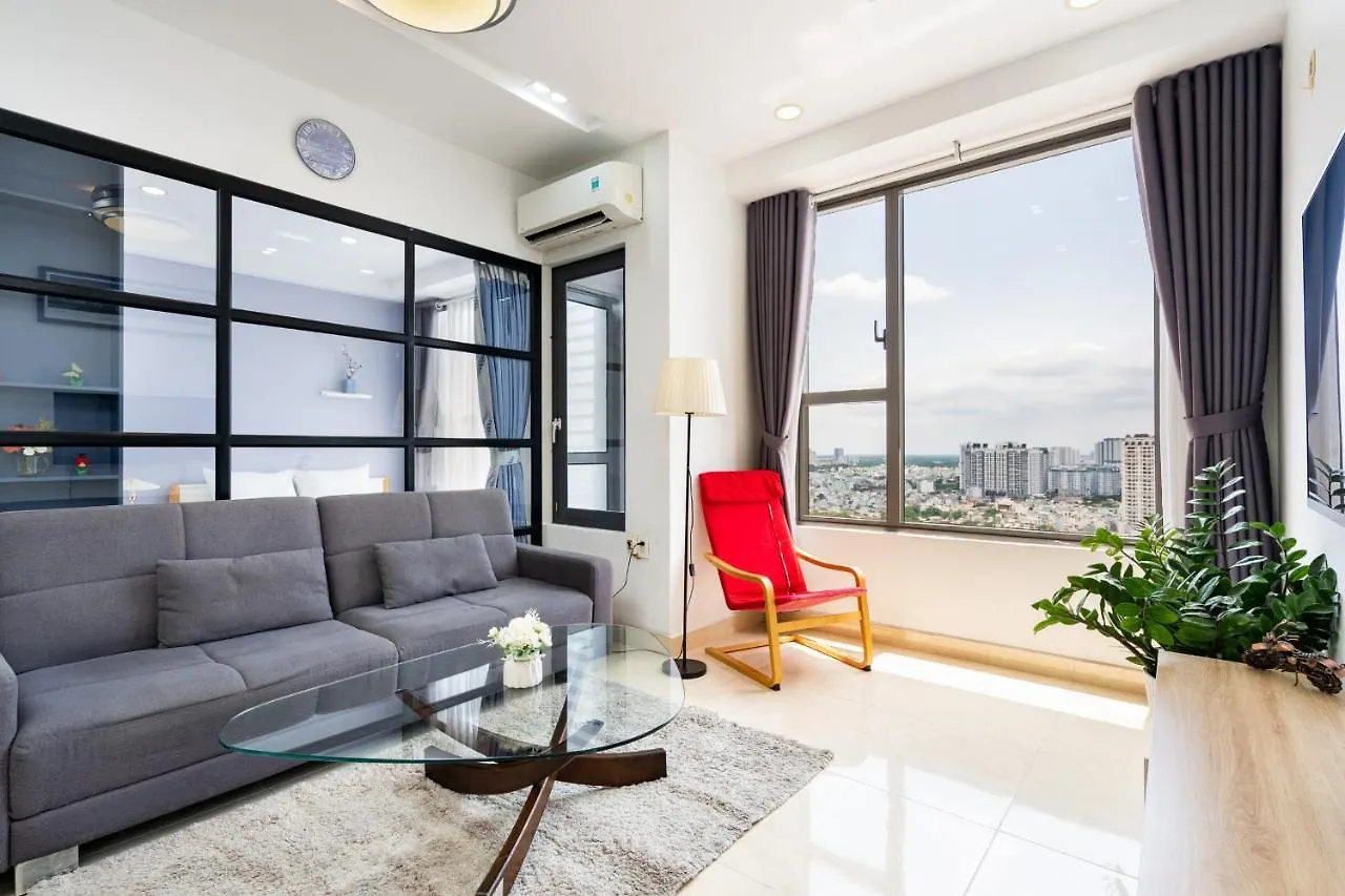 Apartment Infinity Pool Signature - Saigon Rivergate Ho Chi Minh City